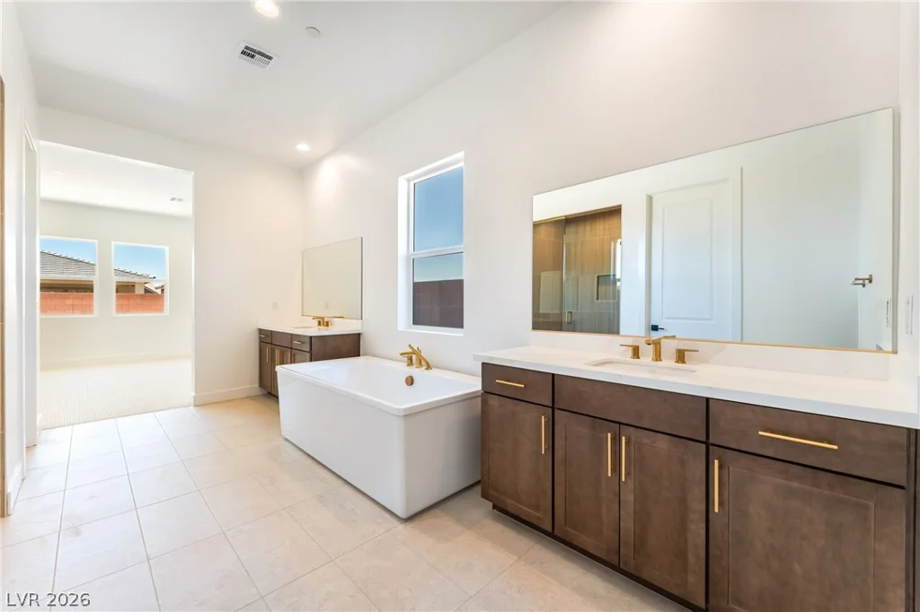 5721 Kings Bluff, Las Vegas, NV 89131