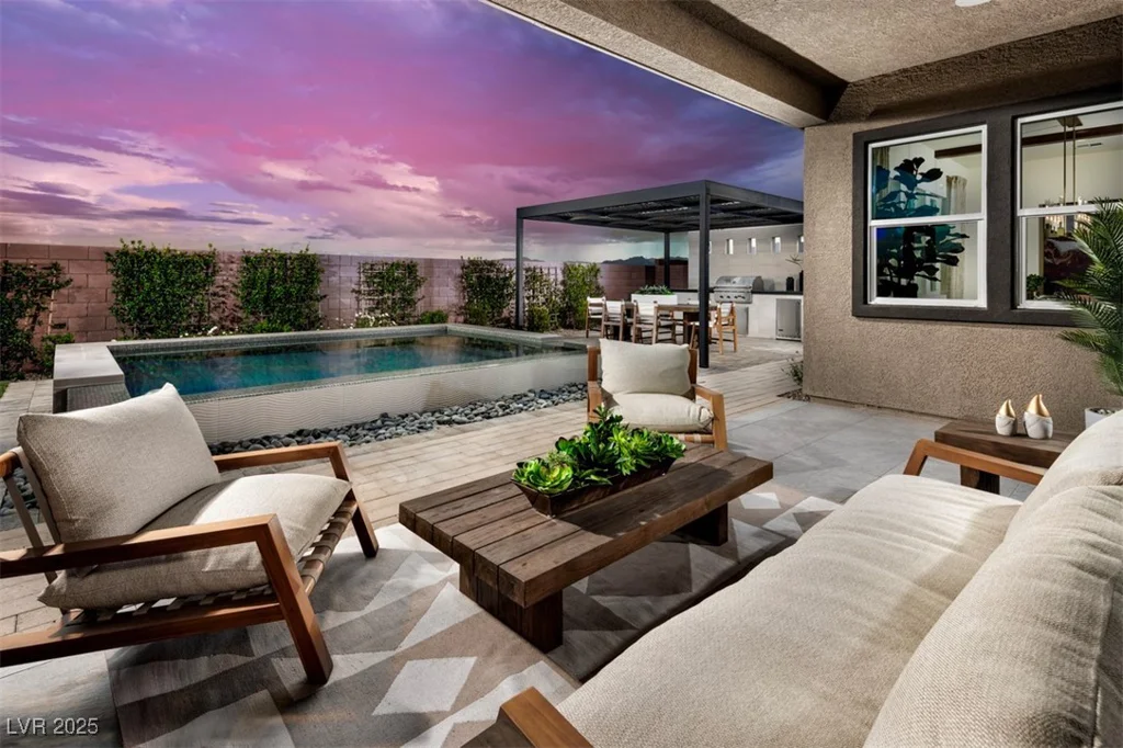 5721 Kings Bluff, Las Vegas, NV 89131
