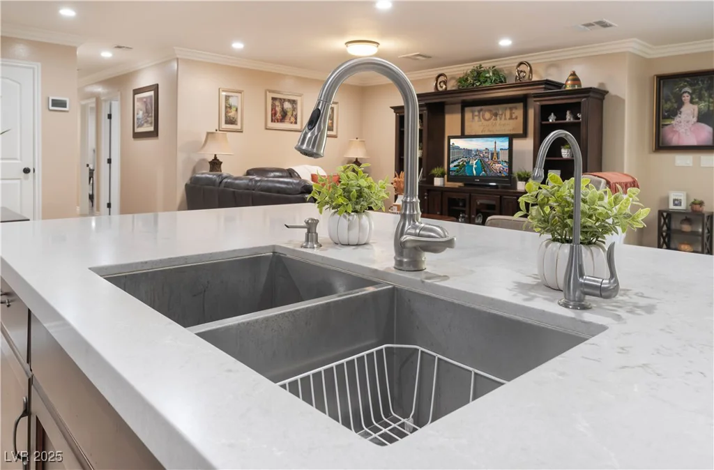 5976 Stewart, Las Vegas, NV 89110