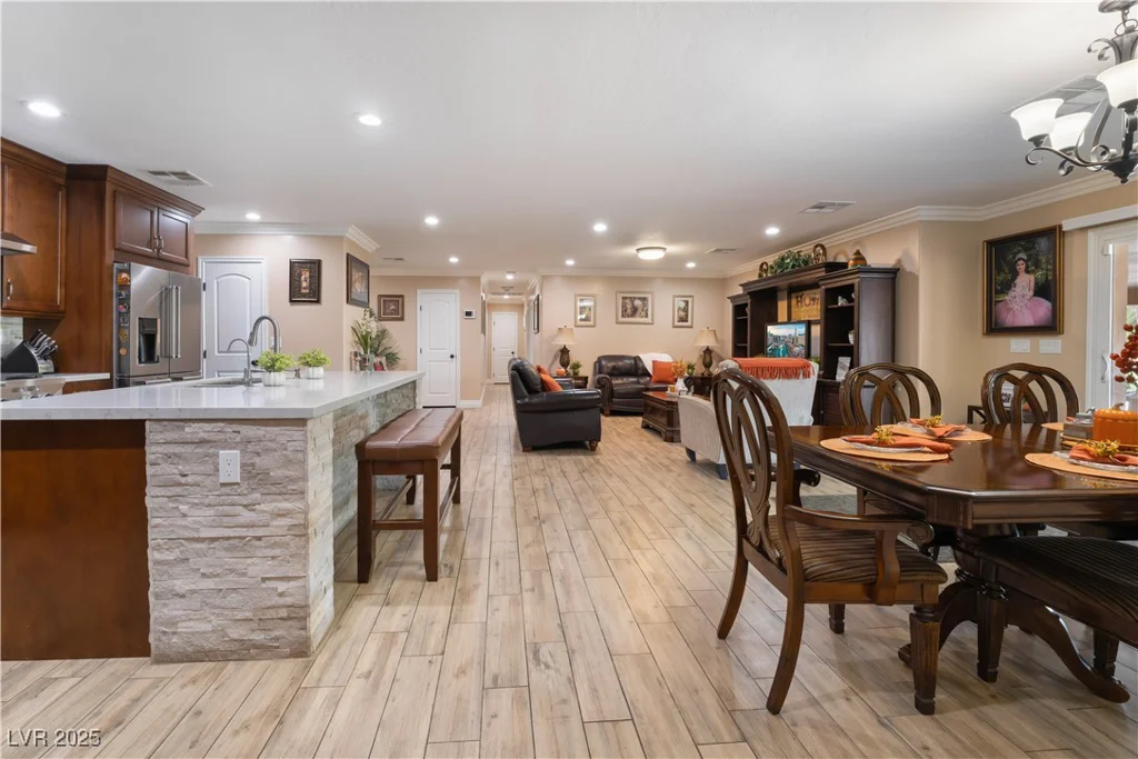 5976 Stewart, Las Vegas, NV 89110