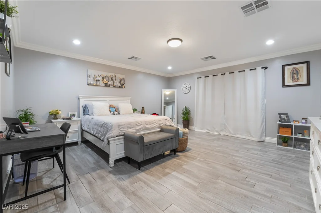 5976 Stewart, Las Vegas, NV 89110