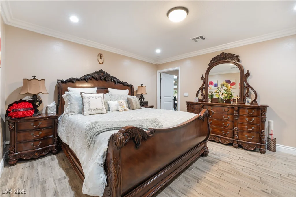 5976 Stewart, Las Vegas, NV 89110