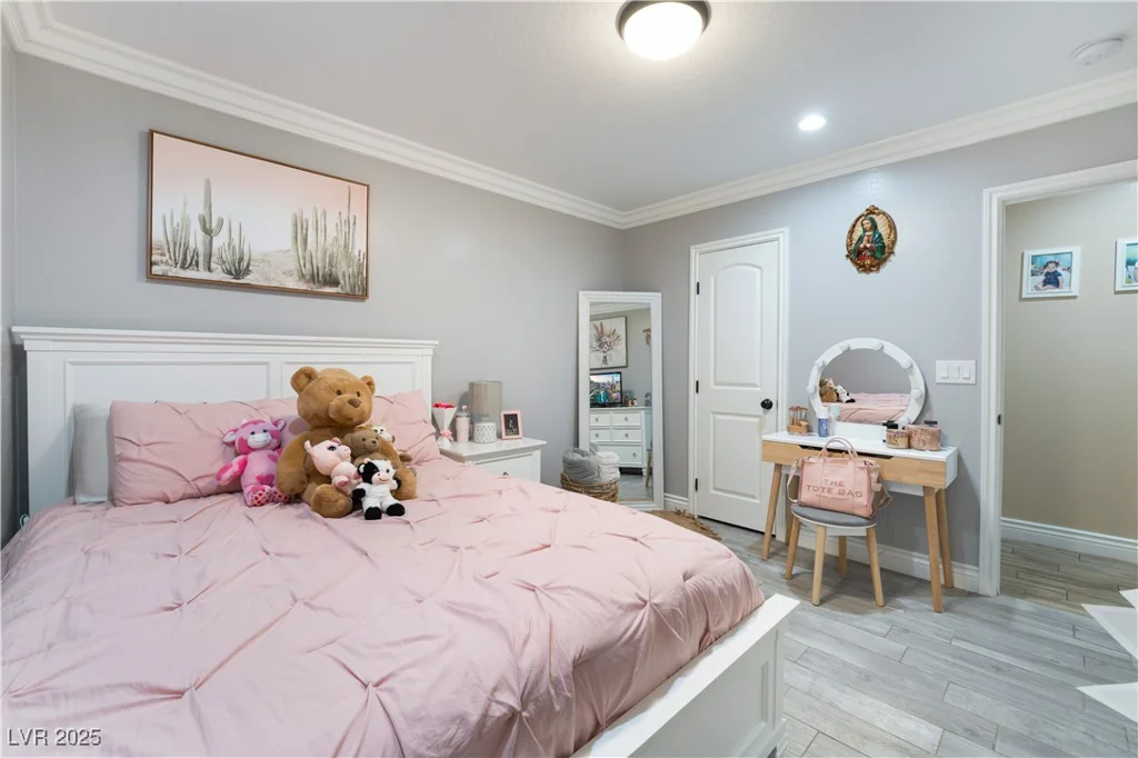 5976 Stewart, Las Vegas, NV 89110