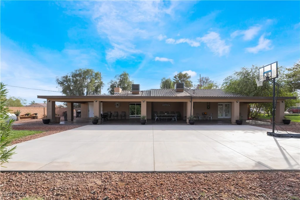 5976 Stewart, Las Vegas, NV 89110