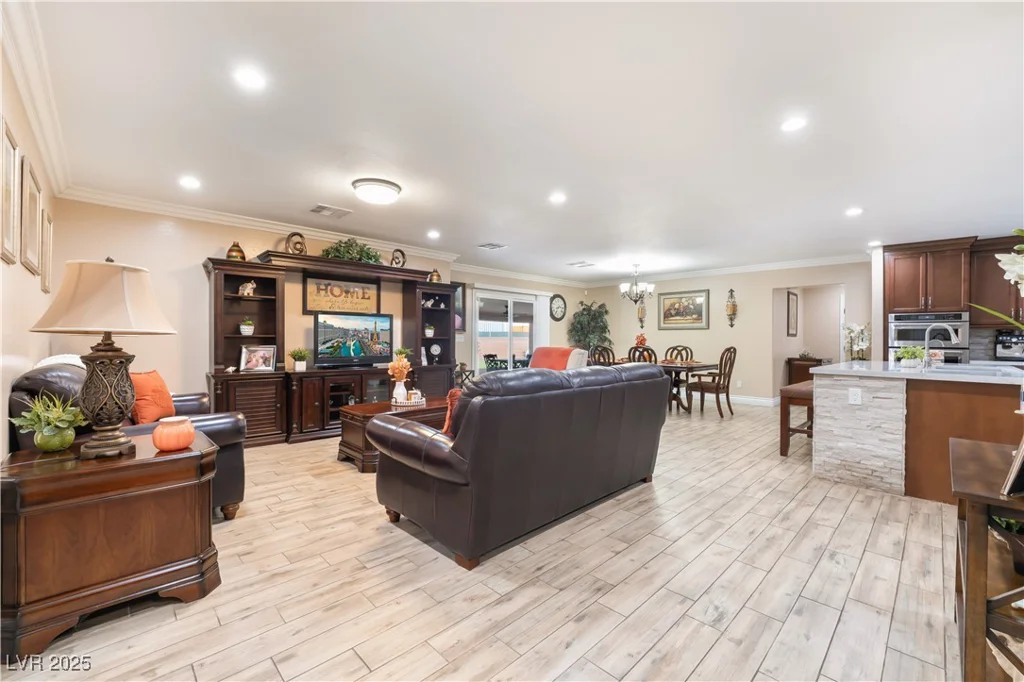 5976 Stewart, Las Vegas, NV 89110