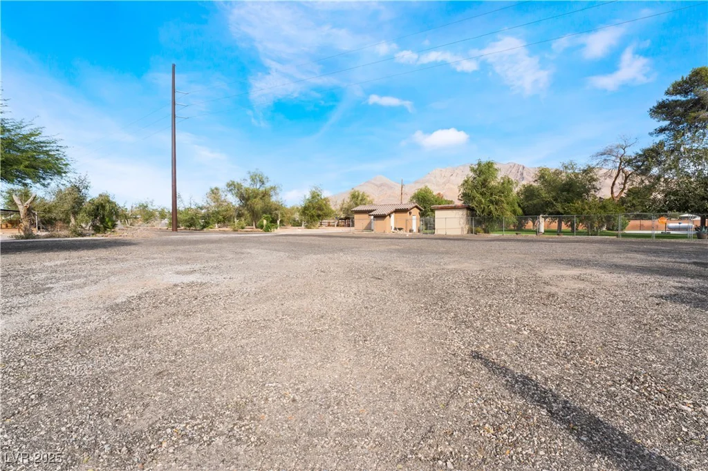 5976 Stewart, Las Vegas, NV 89110