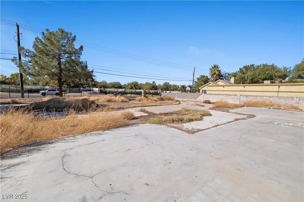 6690 Pecos, Las Vegas, NV 89120