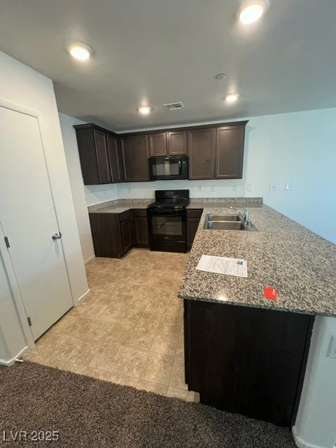 4561 Woolcomber, Las Vegas, NV 89115