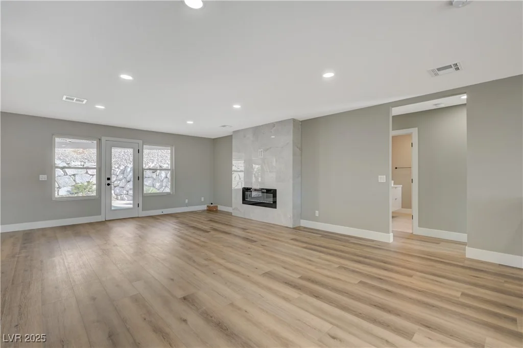 909 Rhyolite, Henderson, NV 89011
