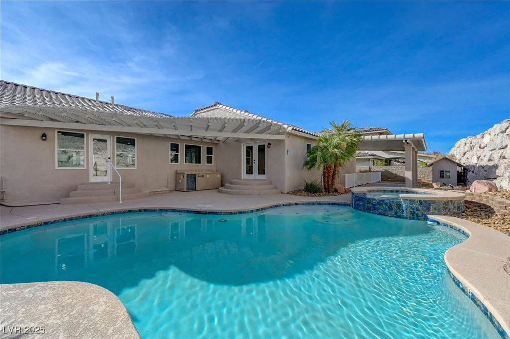 909 Rhyolite, Henderson, NV 89011