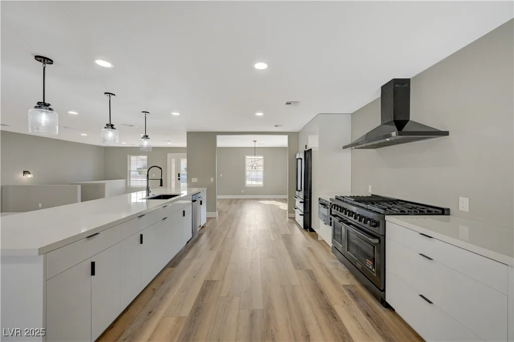 909 Rhyolite, Henderson, NV 89011