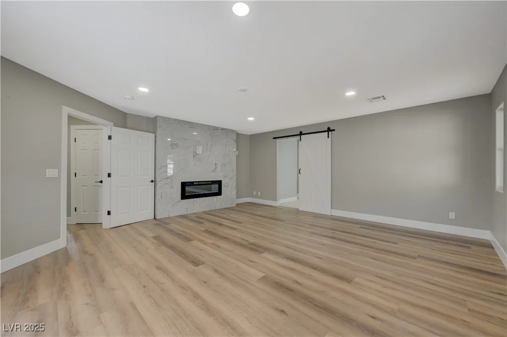 909 Rhyolite, Henderson, NV 89011
