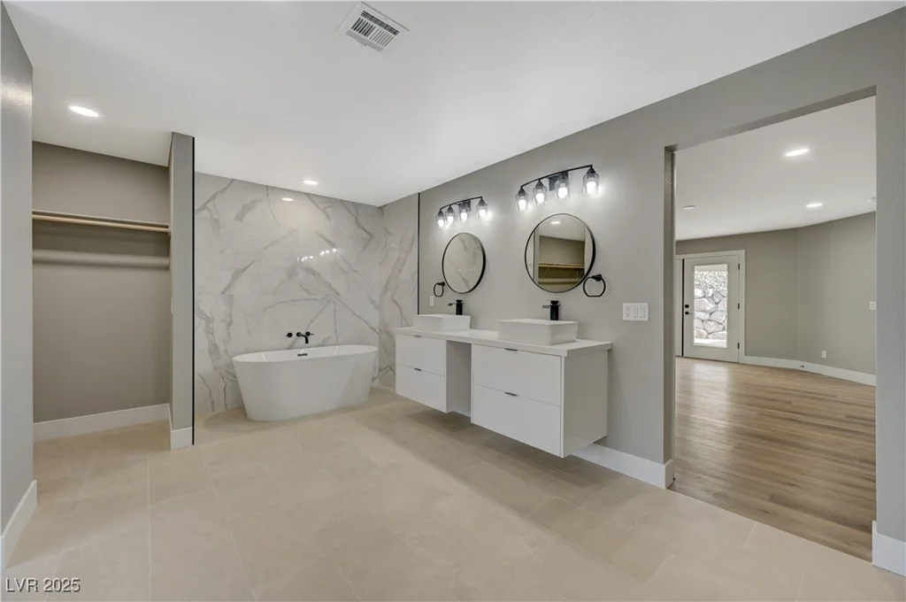 909 Rhyolite, Henderson, NV 89011