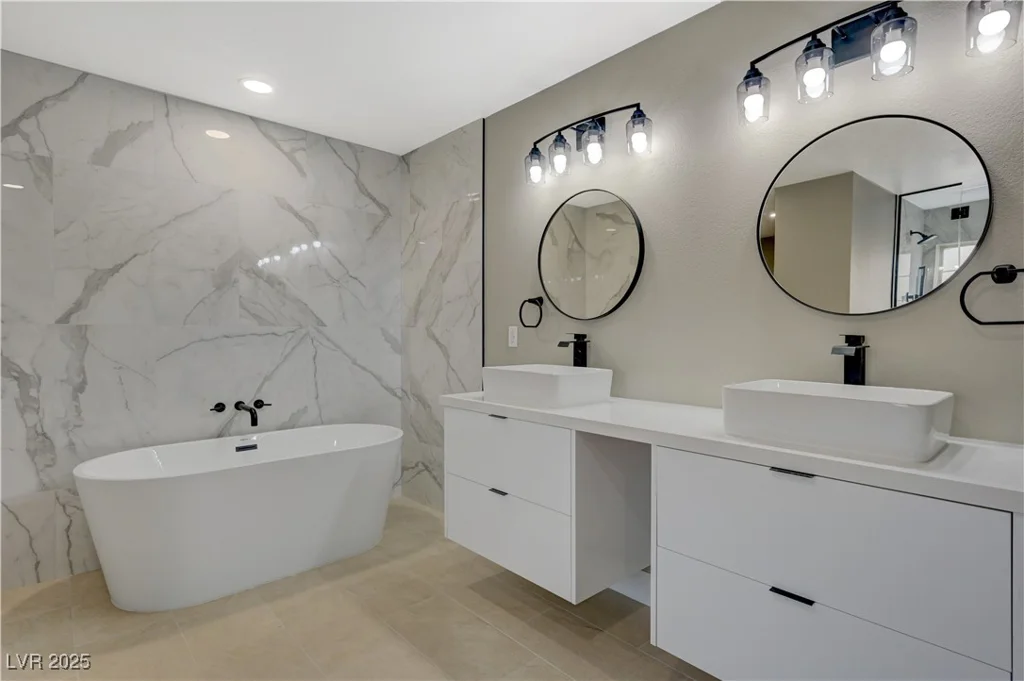 909 Rhyolite, Henderson, NV 89011