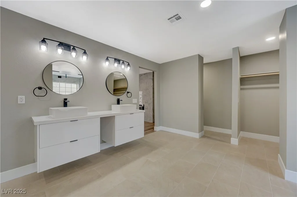 909 Rhyolite, Henderson, NV 89011