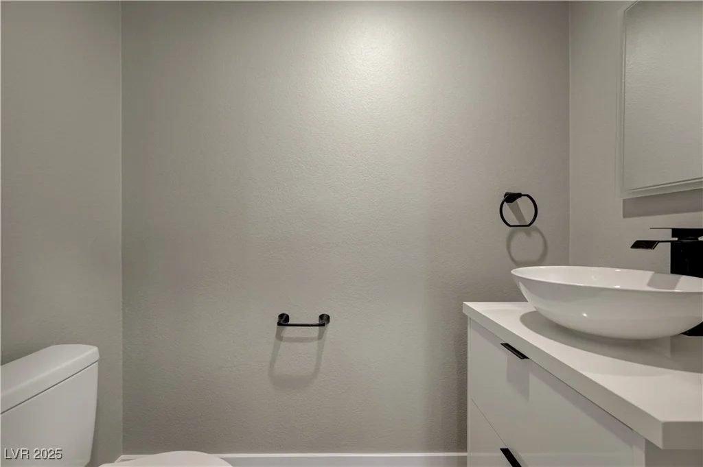 909 Rhyolite, Henderson, NV 89011