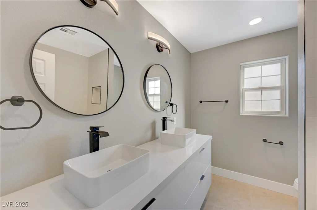 909 Rhyolite, Henderson, NV 89011