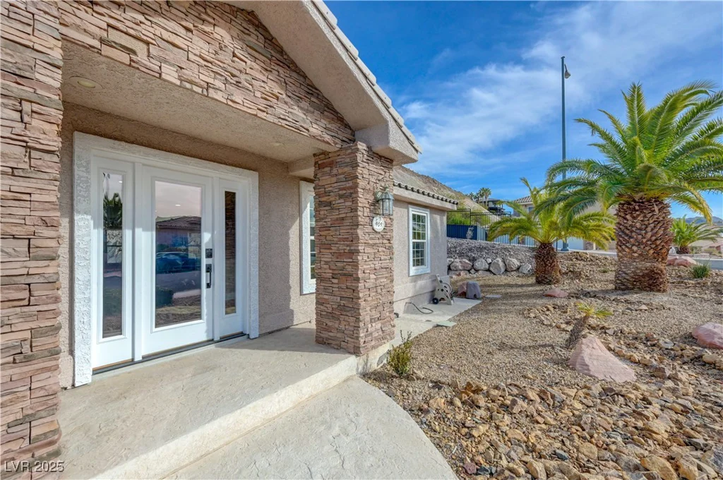 909 Rhyolite, Henderson, NV 89011