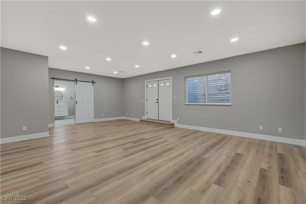 909 Rhyolite, Henderson, NV 89011