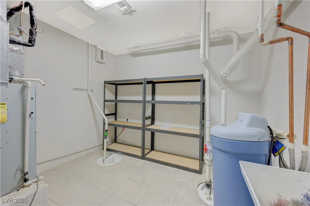 909 Rhyolite, Henderson, NV 89011