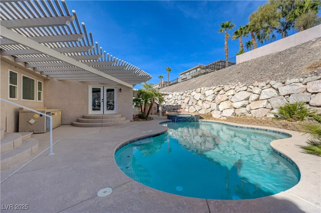 909 Rhyolite, Henderson, NV 89011