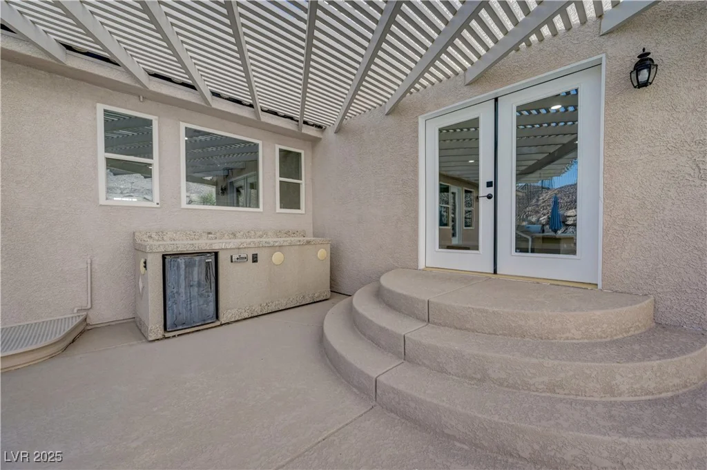 909 Rhyolite, Henderson, NV 89011