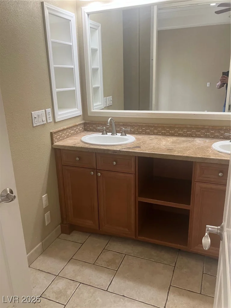 32 Via Vasari, Henderson, NV 89011