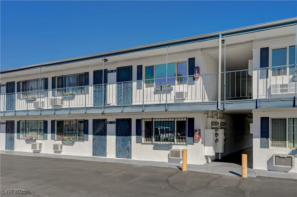 4600 Paradise, Las Vegas, NV 89169