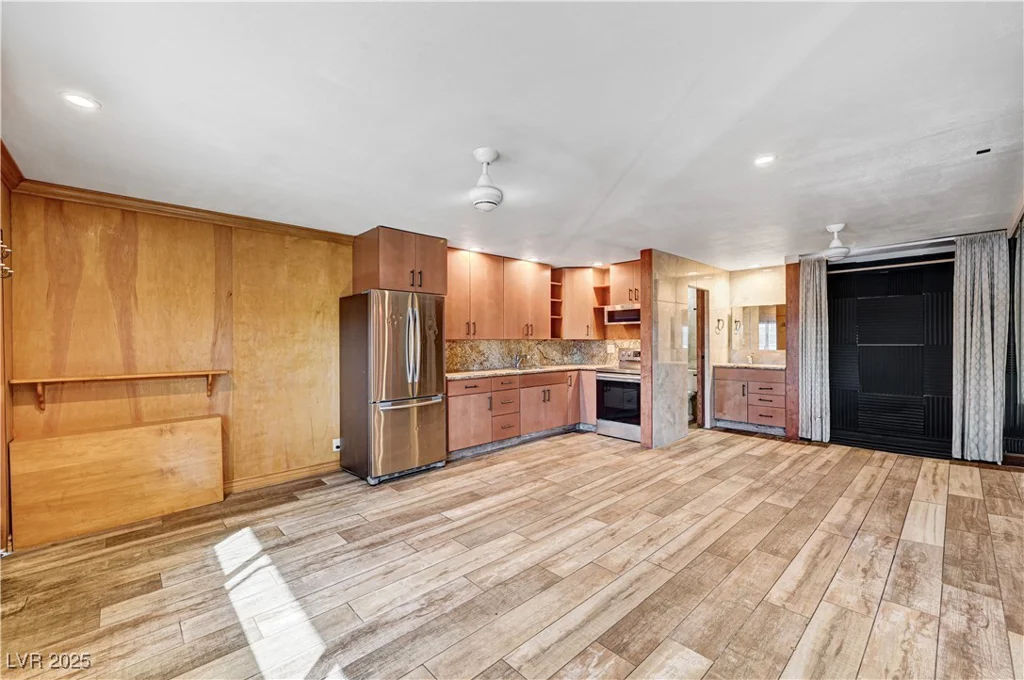 4600 Paradise, Las Vegas, NV 89169