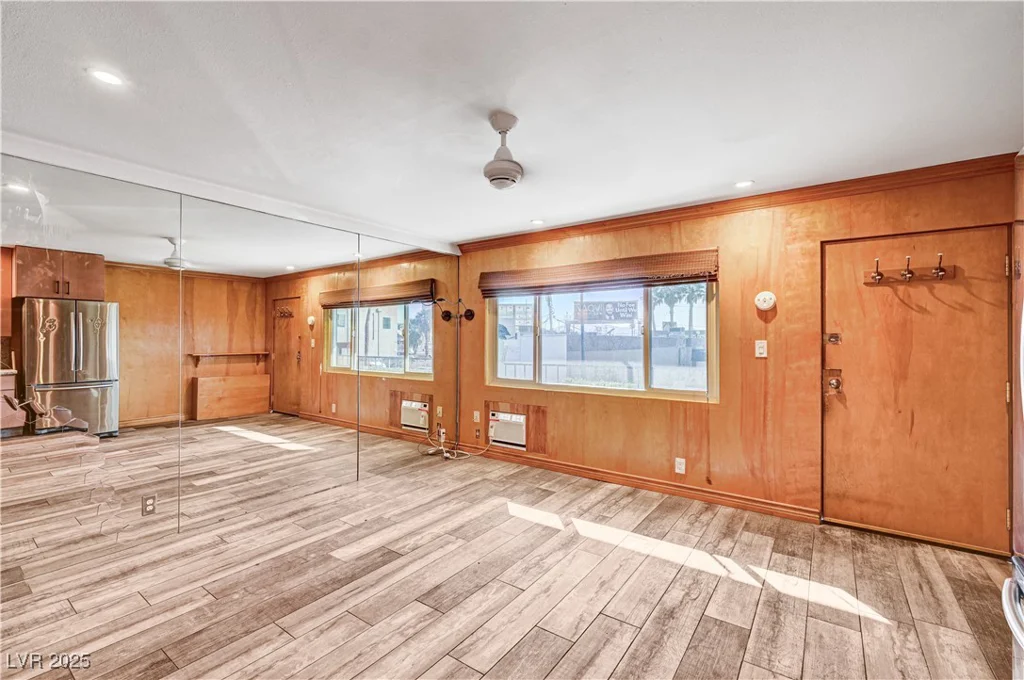 4600 Paradise, Las Vegas, NV 89169