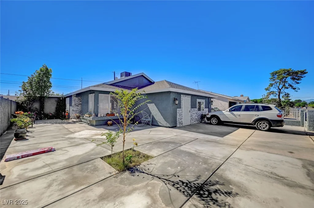 4773 Welter, Las Vegas, NV 89104