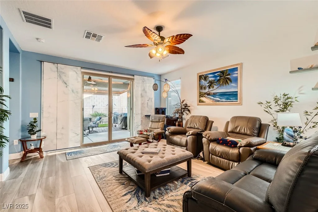 2122 Thelen, North Las Vegas, NV 89086
