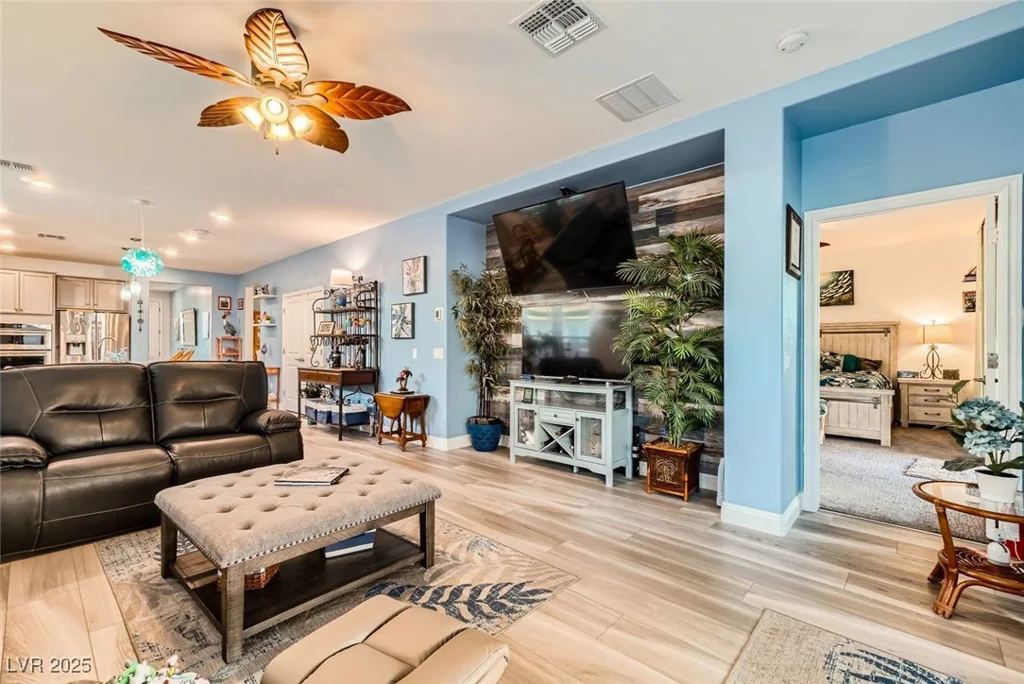 2122 Thelen, North Las Vegas, NV 89086