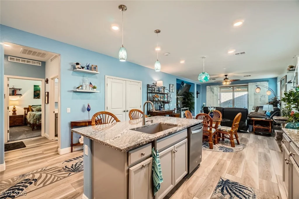 2122 Thelen, North Las Vegas, NV 89086