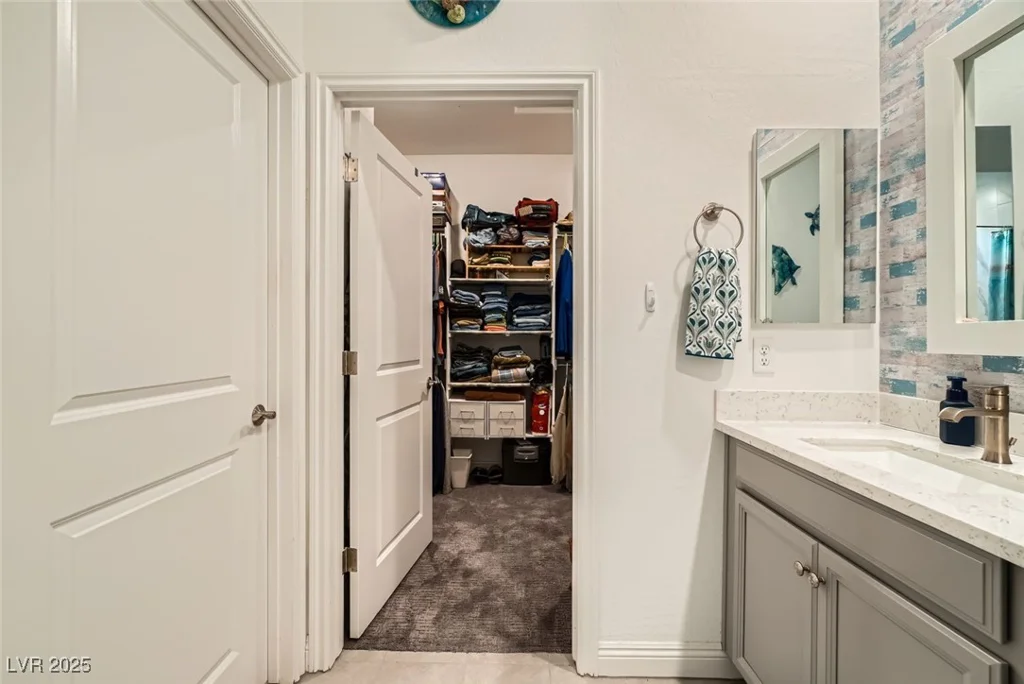 2122 Thelen, North Las Vegas, NV 89086
