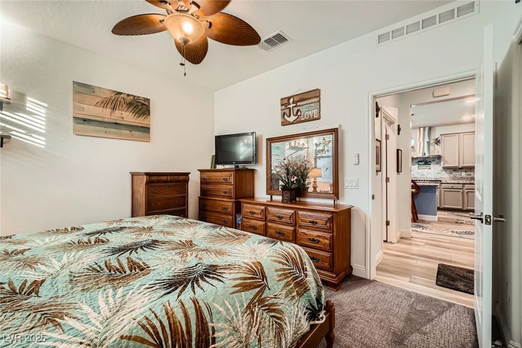 2122 Thelen, North Las Vegas, NV 89086