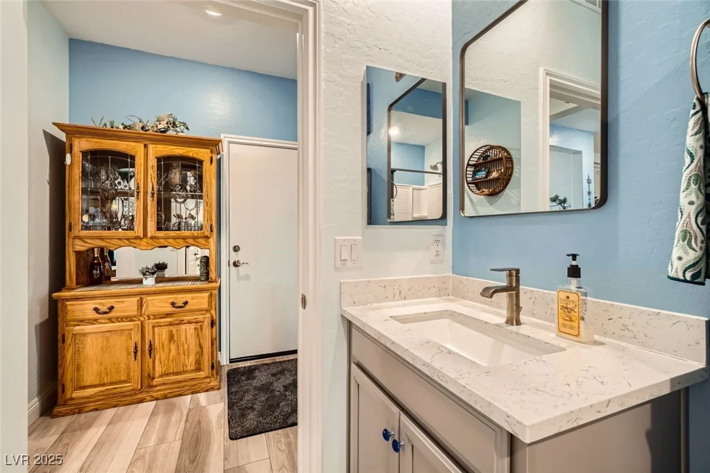2122 Thelen, North Las Vegas, NV 89086