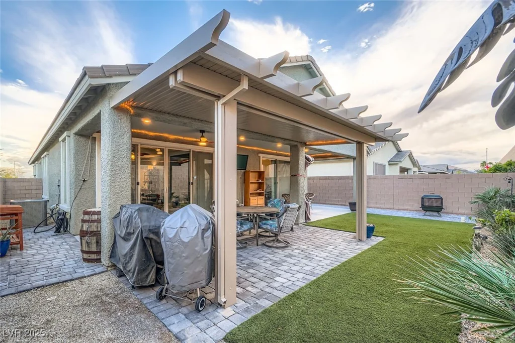 2122 Thelen, North Las Vegas, NV 89086