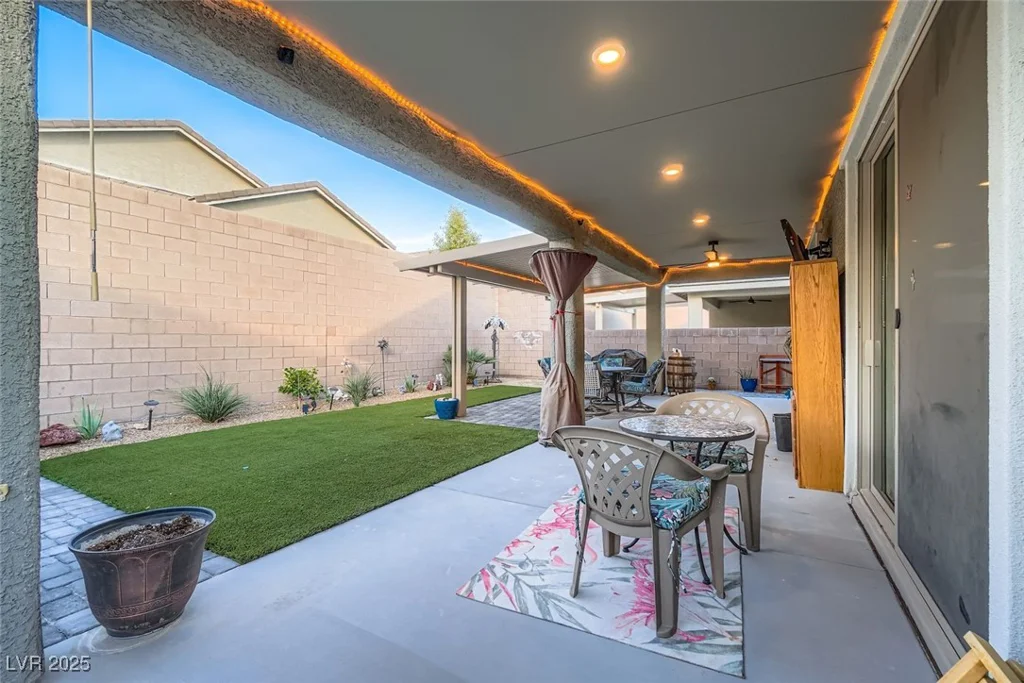 2122 Thelen, North Las Vegas, NV 89086