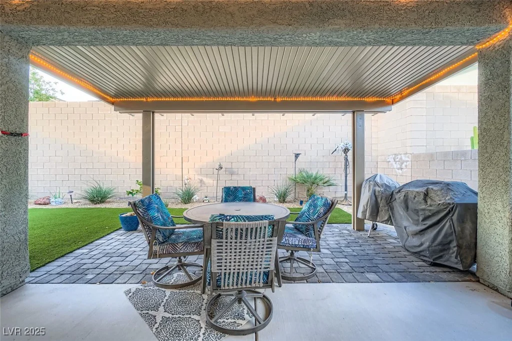 2122 Thelen, North Las Vegas, NV 89086
