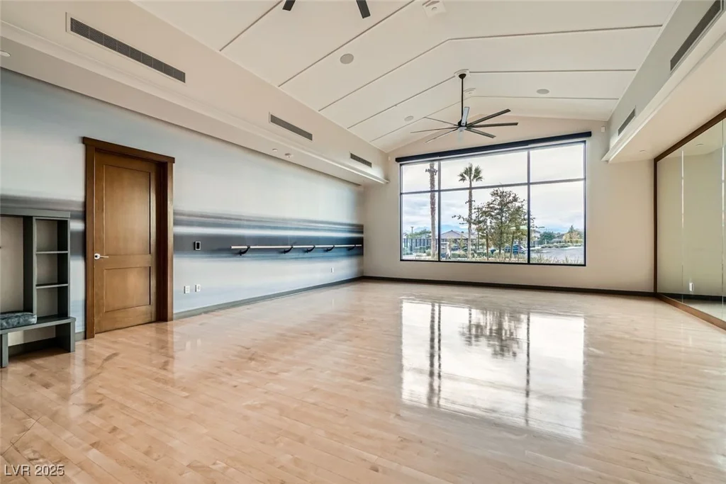 2122 Thelen, North Las Vegas, NV 89086