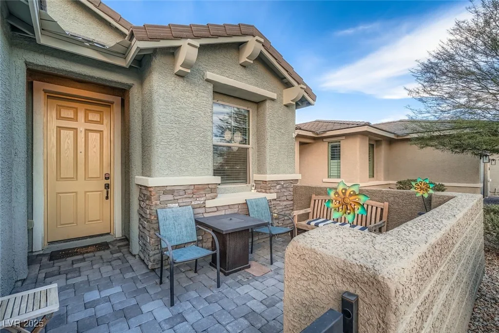 2122 Thelen, North Las Vegas, NV 89086