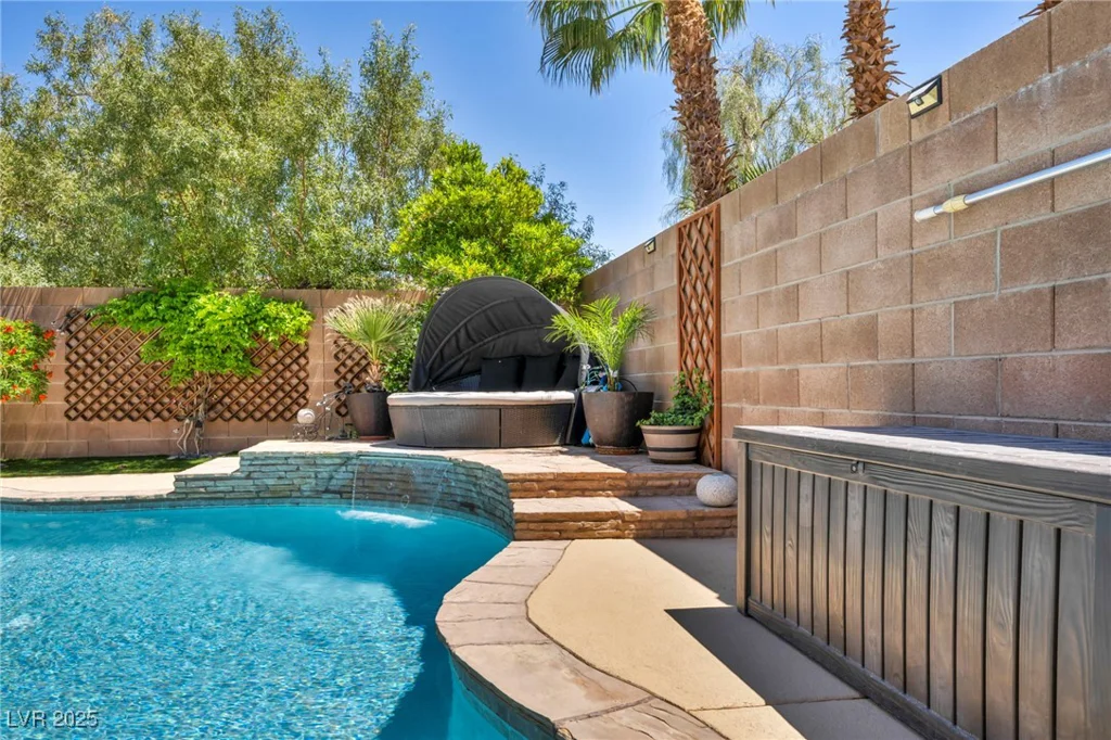 10662 Bonchester Hill, Las Vegas, NV 89141