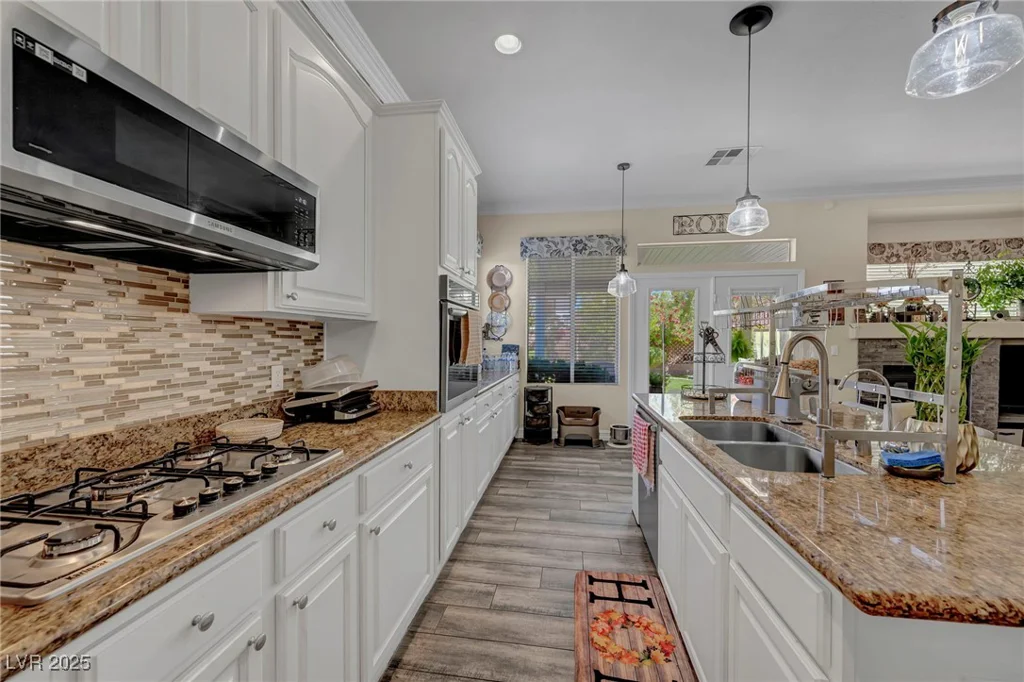 10662 Bonchester Hill, Las Vegas, NV 89141