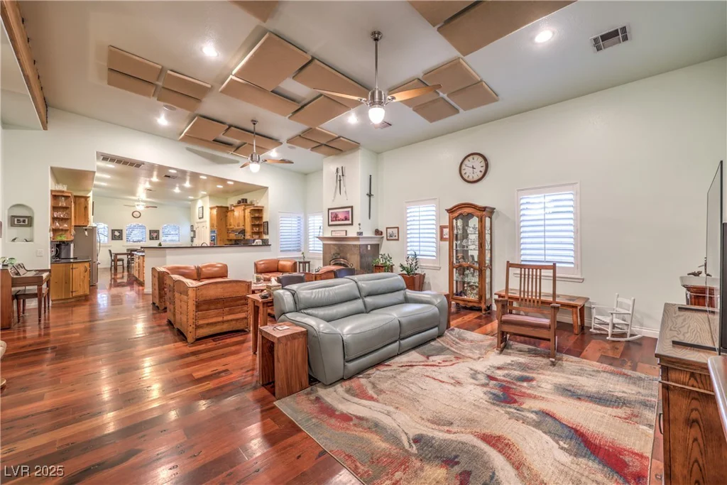 3910 Pebble, Las Vegas, NV 89139