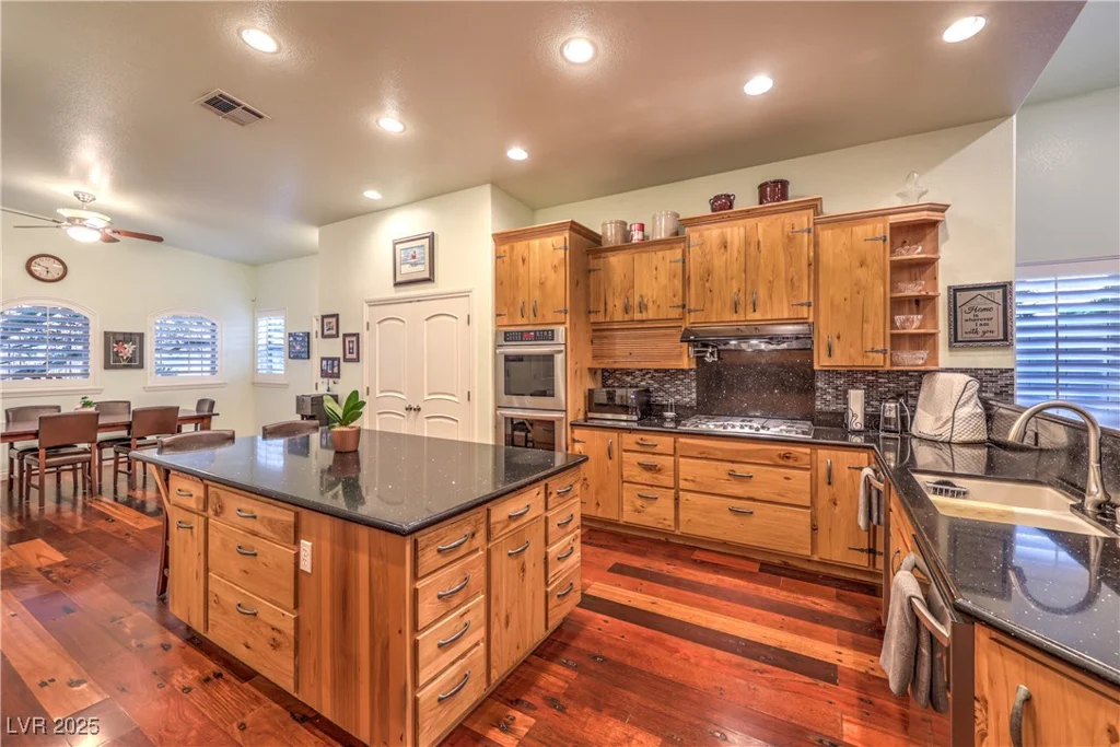 3910 Pebble, Las Vegas, NV 89139