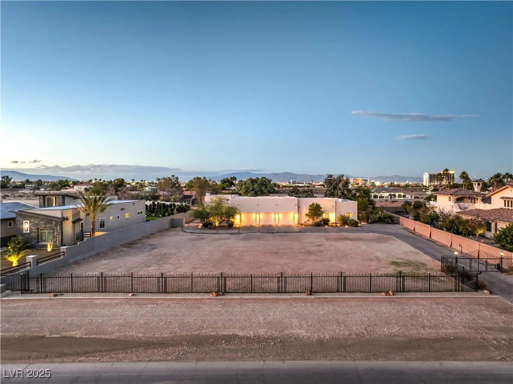 3910 Pebble, Las Vegas, NV 89139