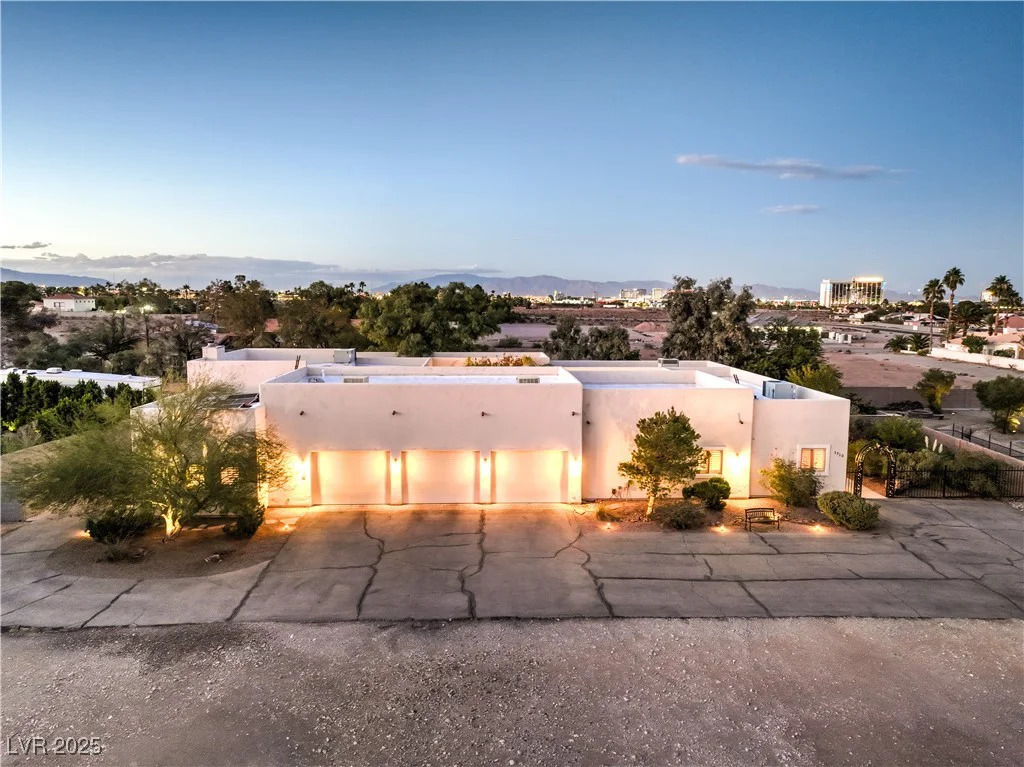3910 Pebble, Las Vegas, NV 89139