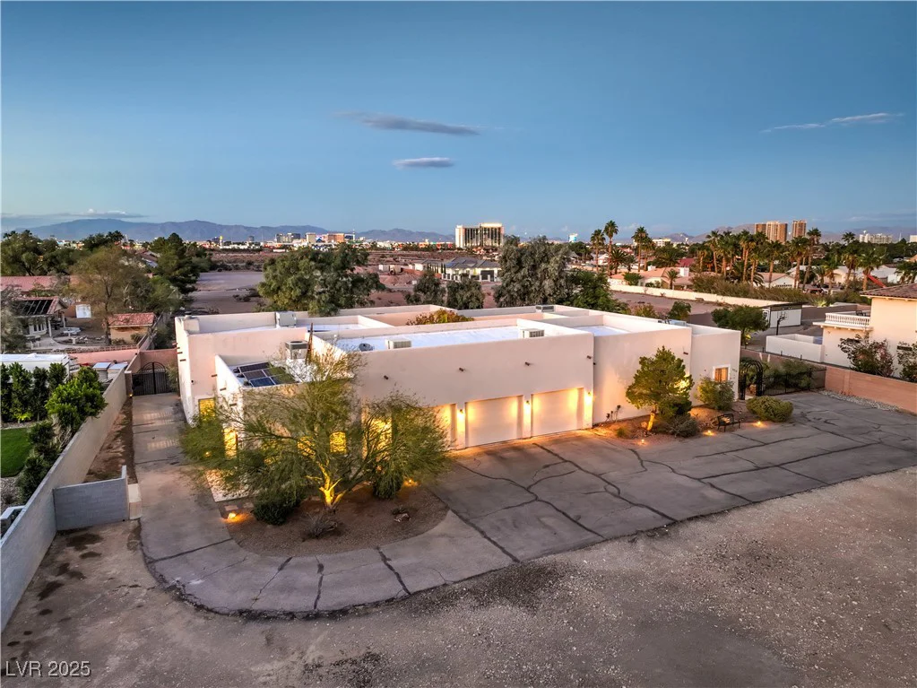 3910 Pebble, Las Vegas, NV 89139