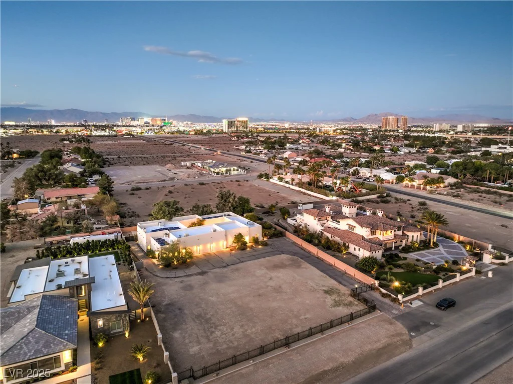 3910 Pebble, Las Vegas, NV 89139
